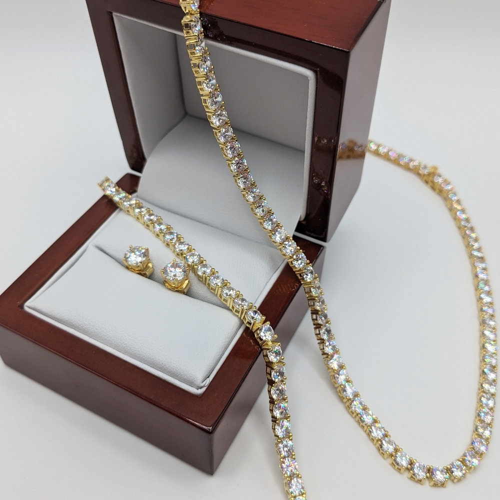 SALE PRICED!  18k, Necklace, Bracelet & Earrings, Cubic Zirconia, 18k, 925 - Picture 3 of 14